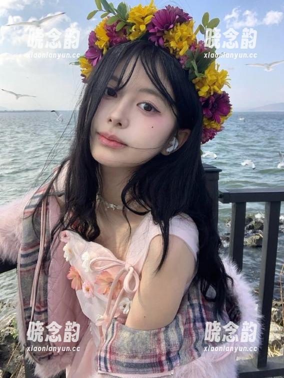 秀人网 - 戴允祺zoe短裙写真图集：青春气息与时尚潮流的完美结合.txt