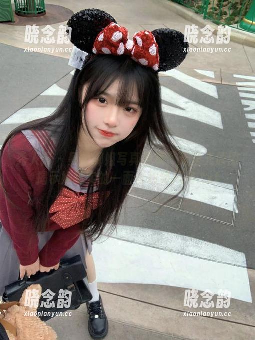秀人网 - 曼柔御姐写真全集：无圣光原图揭示她真实的一面与独特风格.txt