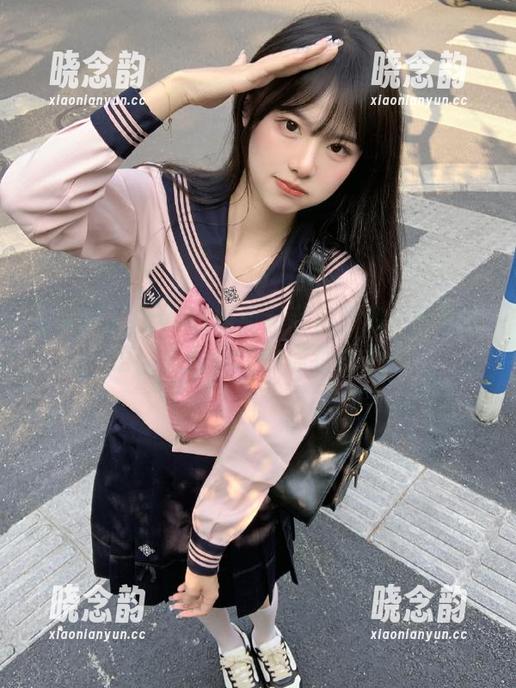 秀人网 - 杜viki职业装私房图集：优雅自信，成就职场的你我他.txt