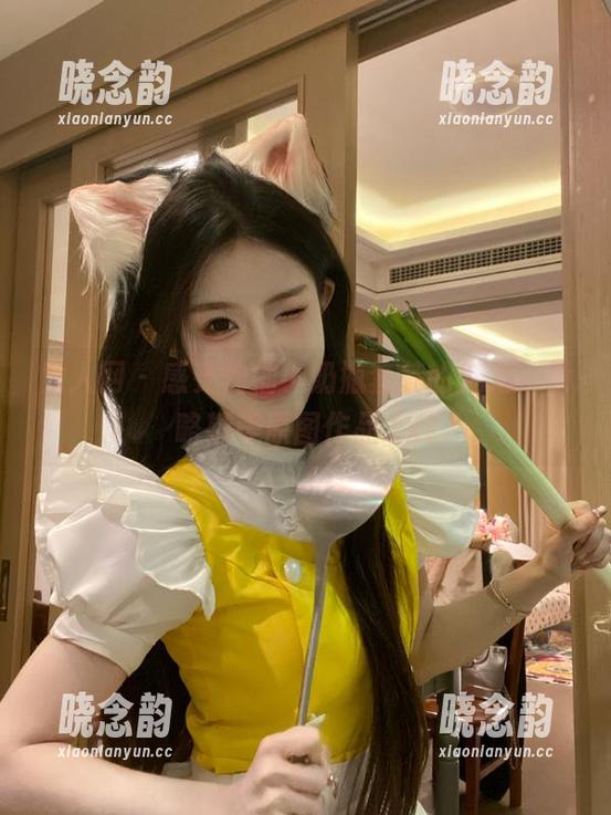 秀人网 - 感受柚柚小奶瓶套装的魅力，领略精美原图作品.txt
