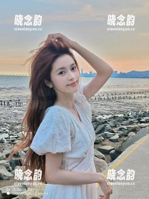 秀人网 - 柚琪Rich最新清纯画册原图，展现她那独特的甜美与青春活力！.txt