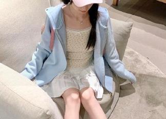 秀人网 – 充满活力的琳琳ailin兔女郎照片，快来欣赏她的甜美瞬间！.txt