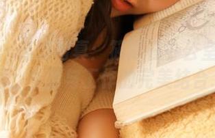 秀人网 – 高清写真：筱慧在办公室的创意瞬间，生活与工作的完美结合.txt