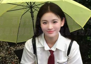 秀人网 – 草莓zz的和服写真图包独家合集，带你寻找那些被遗忘的优雅与魅力！.txt
