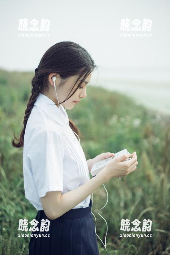 秀人网 - 不容错过的最新照片：谢小葱白衬衫写真系列全解析.txt