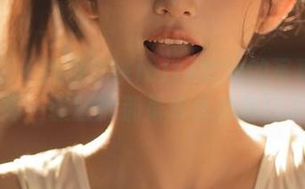 秀人网 – 趁热拿铁latte学妹的写真旅程，每一张图片都是青春的独白.txt