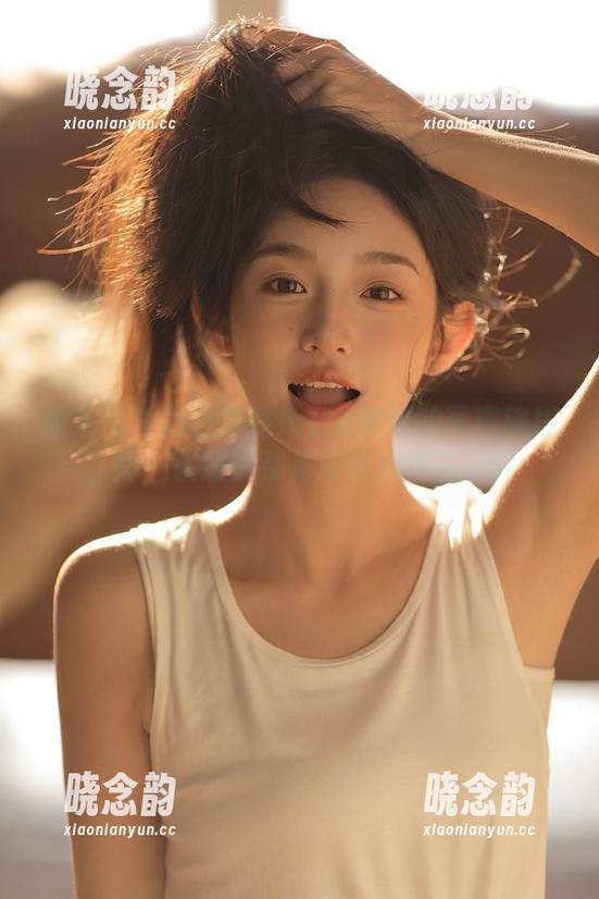 秀人网 - 趁热拿铁latte学妹的写真旅程，每一张图片都是青春的独白.txt