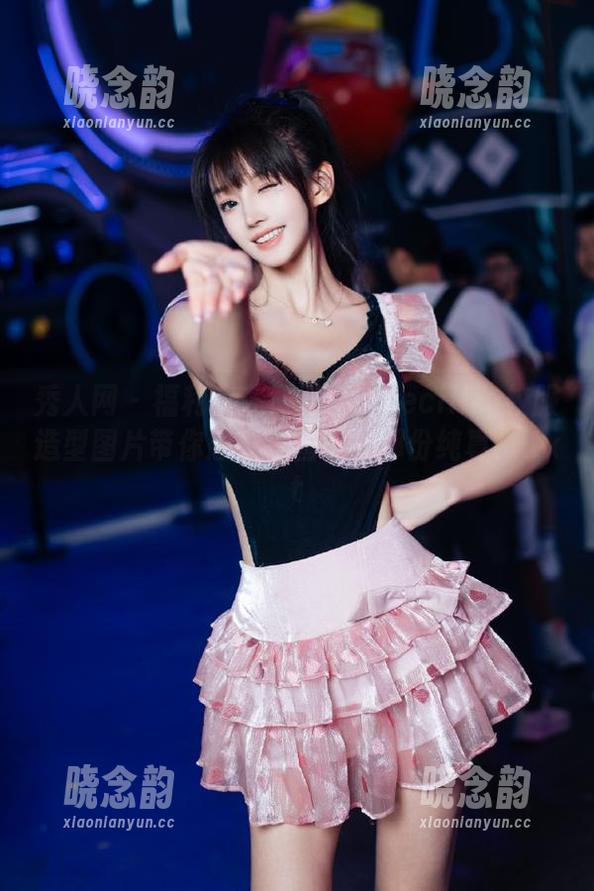 秀人网 - 福利来袭！陆萱萱cecillia校服造型图片带你感受校园里的那份纯真！.txt