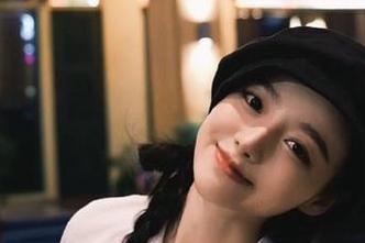 秀人网 – 与陈雅漫VICKY一同欣赏双人作品集，分享每个故事背后的情感深度.txt