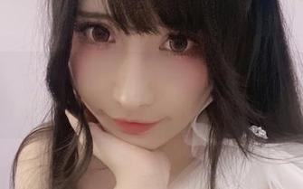 糖果果Candy与白裙的绝美邂逅，令人心动的图片展现她的精彩写真作品.txt