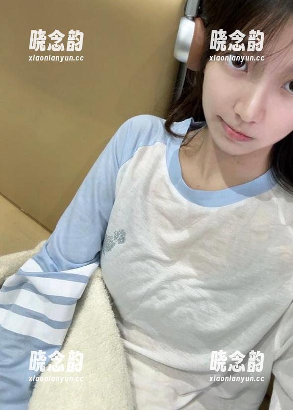 紧急企划 - 观看小恩护士的写真合集，感受她的独特魅力与柔情！.txt
