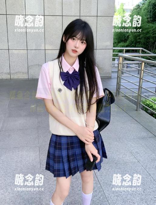 紧急企划 - 进入小恩的黑丝JK写真图库，体验写真艺术的无限魅力.txt