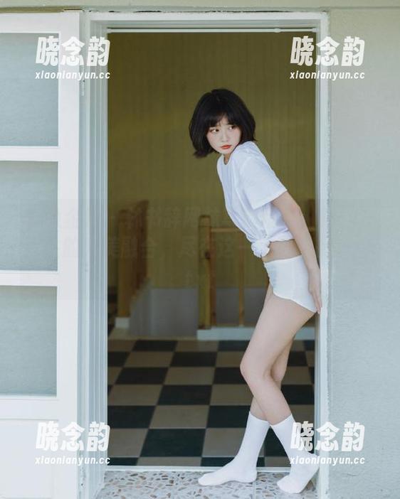 紧急企划 - 林书辞网袜写真精选：时尚与个性的完美融合，尽在这一系列作品中！.txt