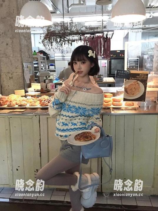 紧急企划 - 进入见希w的世界：白丝黑丝小恶魔在高清照片中演绎自嘲与风趣.txt