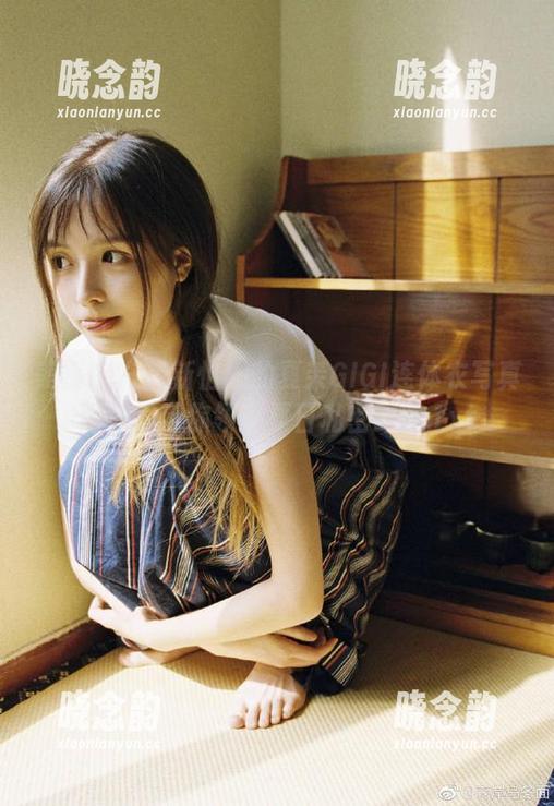 美媛馆 - 清新怡人的夏茉GIGI连体衣写真图包，带你领略夏日私密时光.txt