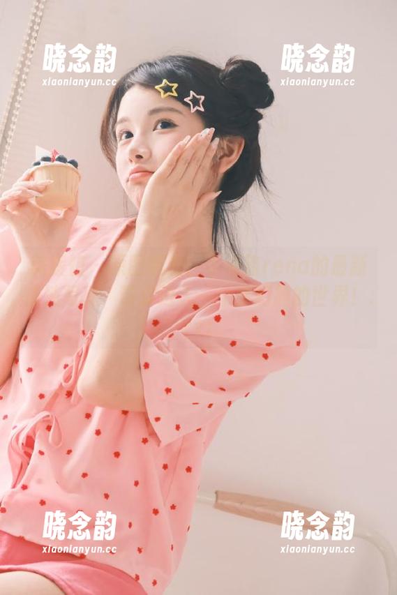 美媛馆 - 原图曝光！小海臀rena的最新清纯写真，带你进入一个梦幻般的世界！.txt
