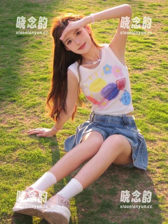 微密圈 - 在职业装中绽放魅力，脸红Dearie的写真原图不容错过！.txt