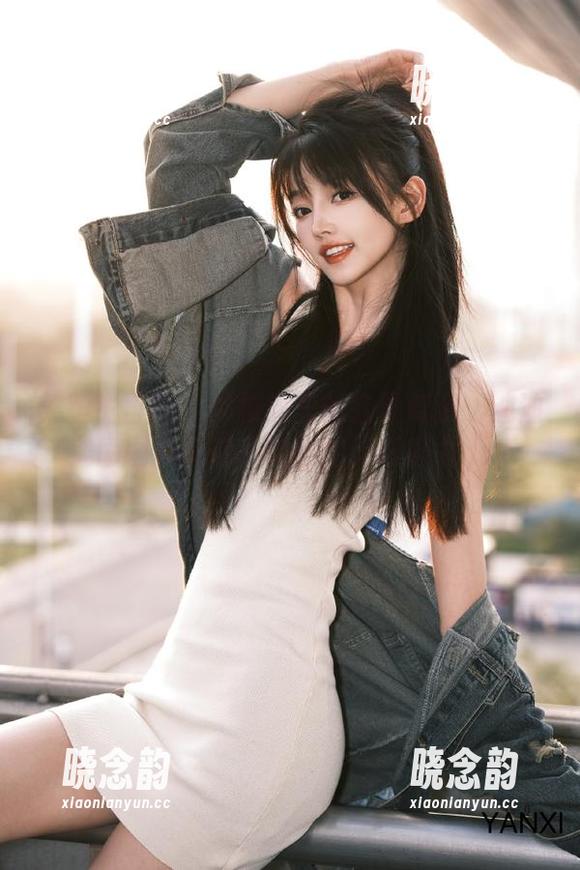 舞蹈生日记 - 体操服里的轻盈舞姿：迪迪美图图集带你领略她的无限魅力.txt