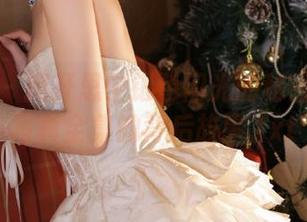 艺图语 – 揭开思宁银色闪光的秘密：一部写真全集的背后故事.txt