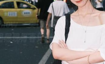 花漾show – 美丽海边的小尤奈，精选原图展现青春洋溢的魅力瞬间.txt