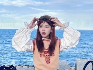 花漾show – 网盘独家放送：小海臀Rena的牛仔裤写真合集，性感与优雅并存！.txt
