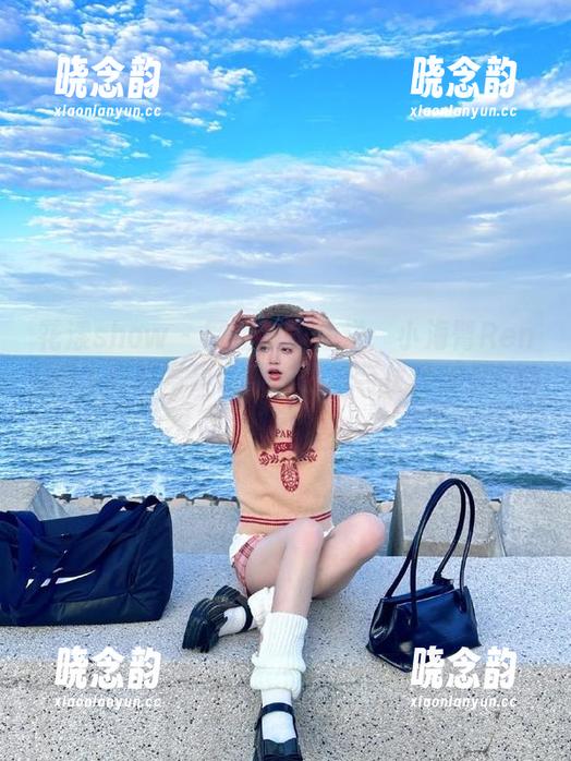 花漾show - 网盘独家放送：小海臀Rena的牛仔裤写真合集，性感与优雅并存！.txt
