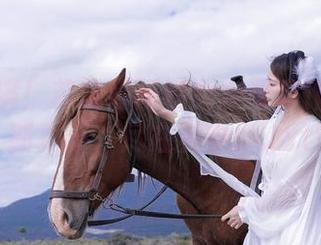 诚意满满！苏嫣嫣阿姨女友写真作品集全新更新，尽在其中。.txt