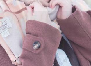 落落Raku倾情奉上CITYGIRL写真套图，散发都市女性的无限魅力，赶快免费下载吧！.txt