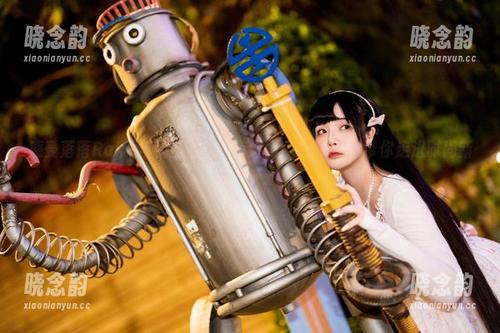 感受落落Raku与裤里丝的独特魅力：COS套图带你走进时尚新境界.txt