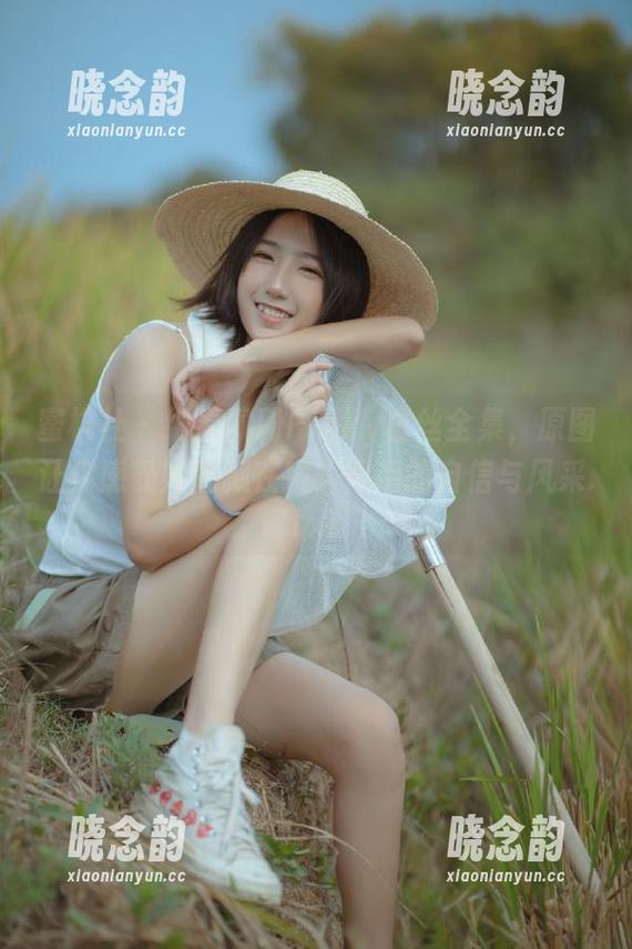 蜜桃社 - 细看佩琦Pinky白丝全集，原图让你感受她隐藏在镜头背后的自信与风采.txt