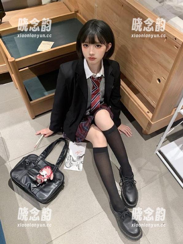 蜜桃社 - 探索木楠Nan最新泳衣图册，畅游在阳光与沙滩之中的视觉盛宴.txt