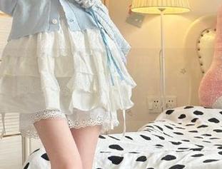 袜涩 – 脸脸美腿合集：网盘之中尽享她的丝袜诱惑！.txt
