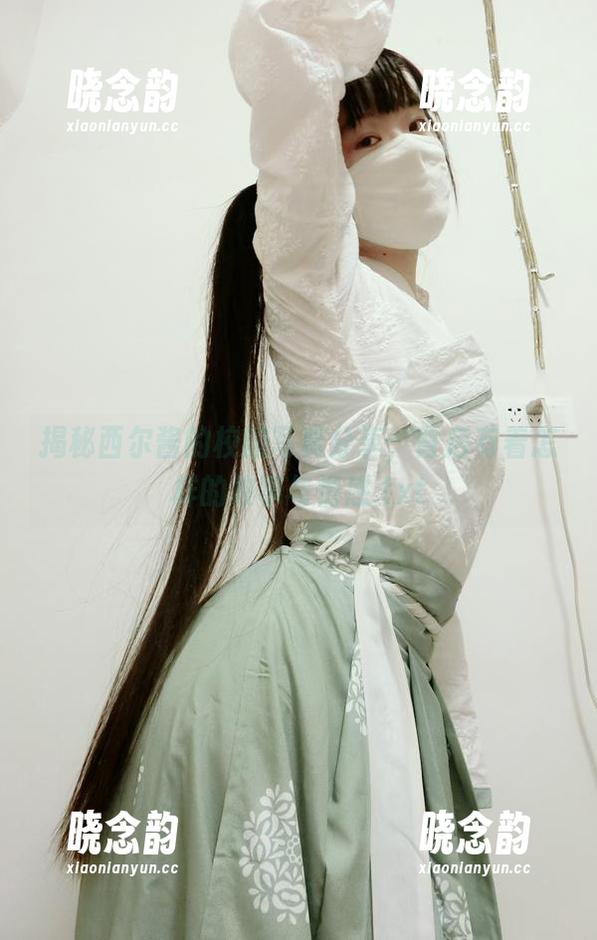 揭秘西尔酱的校园写真分享，背后有着怎样的故事与情感.txt