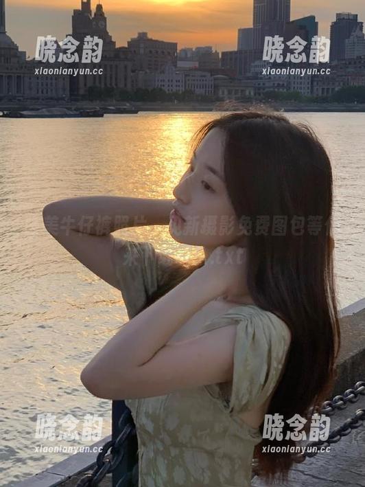 唯美牛仔裤照片，见新摄影免费图包等你来下载哦！.txt