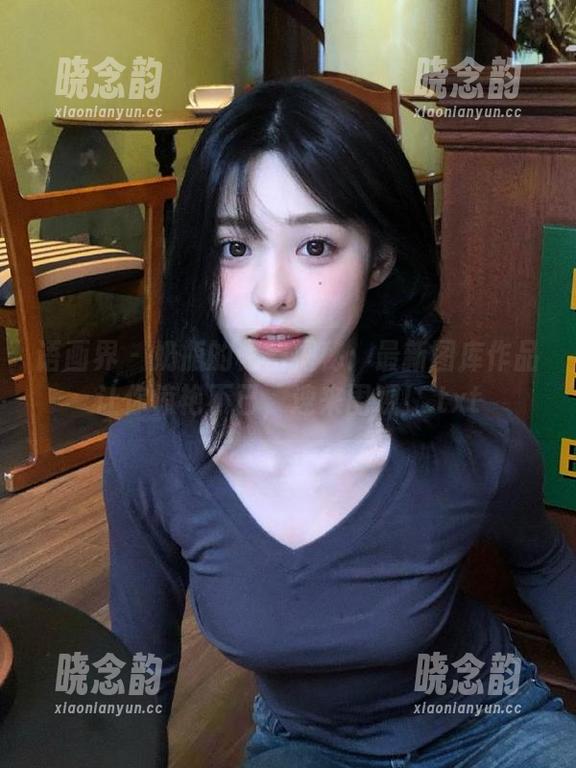 语画界 - 奶瓶的秘密揭秘：最新图库作品让你惊艳不已，速来围观！.txt