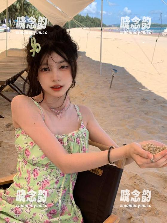 语画界 - 徐莉芝的职业装巡礼：魅力原图与照片带你穿越时尚领域.txt