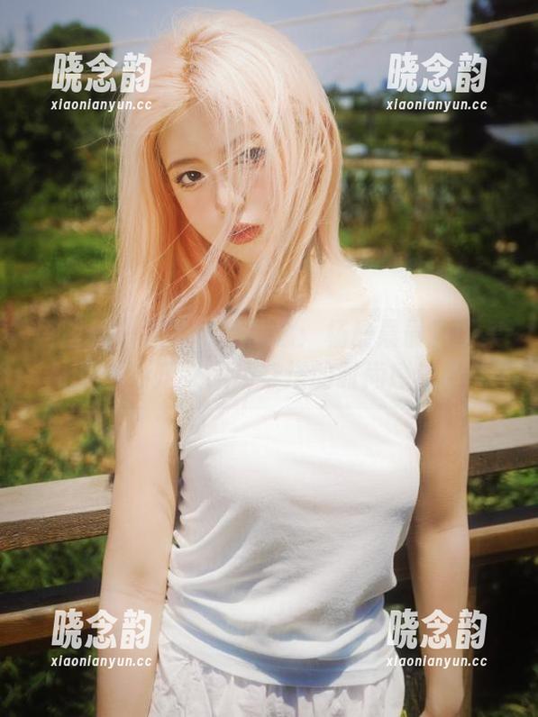 语画界 - 职业装新概念：杨晨晨最新图集让你重新定义职场穿搭的时尚感！.txt