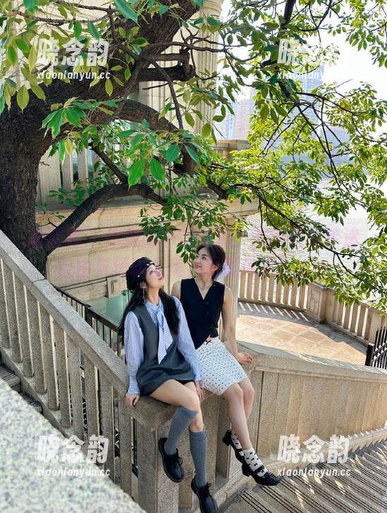 语画界 - 体操服中的梦梵：最新作品传递自由与运动之美，尽显风采！.txt