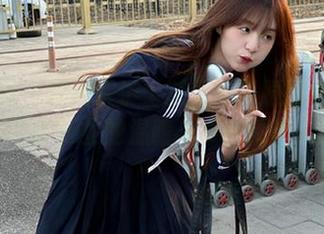 语画界 – 程程程护士制服写真原图带你感受医护行业的温暖与奉献精神.txt