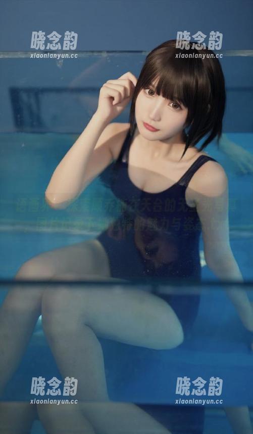 语画界 - 探索顾乔楠在天台的无圣光写真，图片记录下她独特的魅力与姿态.txt