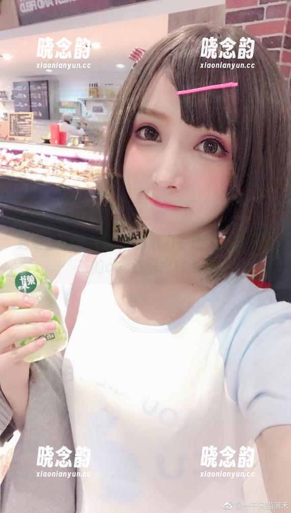 超级小禾儿JK写真的魅力，进入她独一无二的cos资源世界.txt