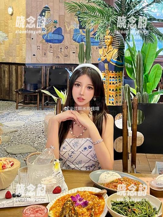 捕捉过期米线线喵在比基尼中的美丽瞬间，绝佳美图与COS尽在其中.txt