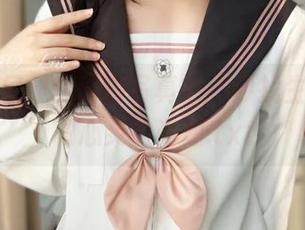 在迷之呆梨的瑜伽写真中，寻找生命之美和心灵的资源.txt