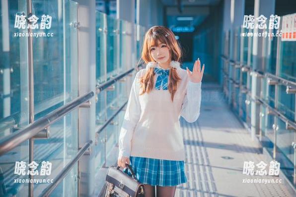 雪晴嘟嘟最新泳装图包，带你领略夏日海滩的魅力风情！.txt