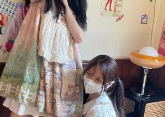 青豆客 – 深入了解何晨曦的定制裤里丝魅力，感受图片中的时尚生命力.txt