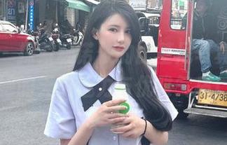 青豆客 – 探索杨诺依的比基尼写真原图，感受她的无限魅力与优雅气质！.txt