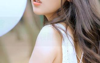 青豆客 – 美脚控必看，谭晓彤的写真集资源带你领略魅力.txt