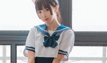 万众期待的全套图集：面饼仙儿演绎碧蓝航线柴郡礼服之美.txt