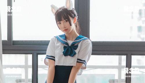 万众期待的全套图集：面饼仙儿演绎碧蓝航线柴郡礼服之美.txt