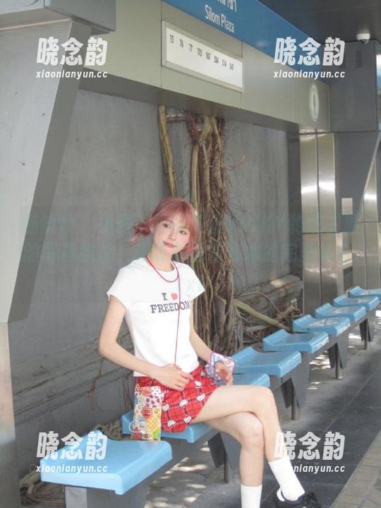 魅妍社 - 免费下载陈雅漫VICKY豹纹主题的写真照片，感受时尚与艺术的完美结合.txt